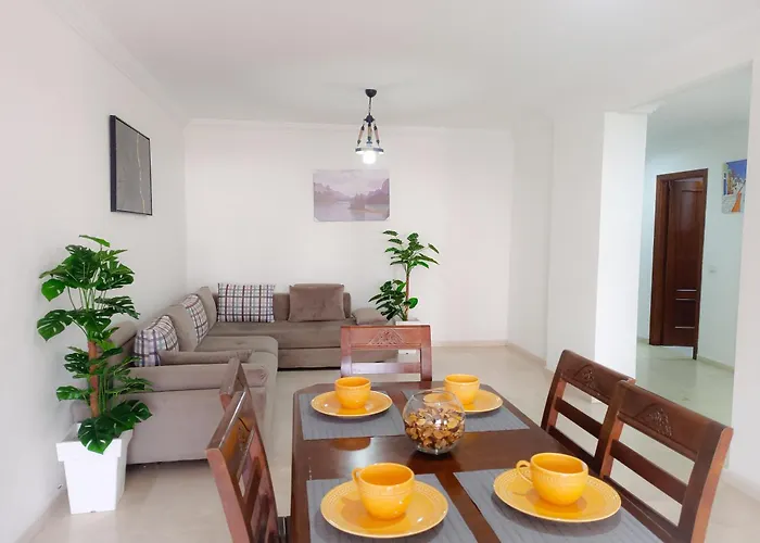 Appartement Au Centre Ville En Face Hilton & Gare Train De Tgv De Tanger